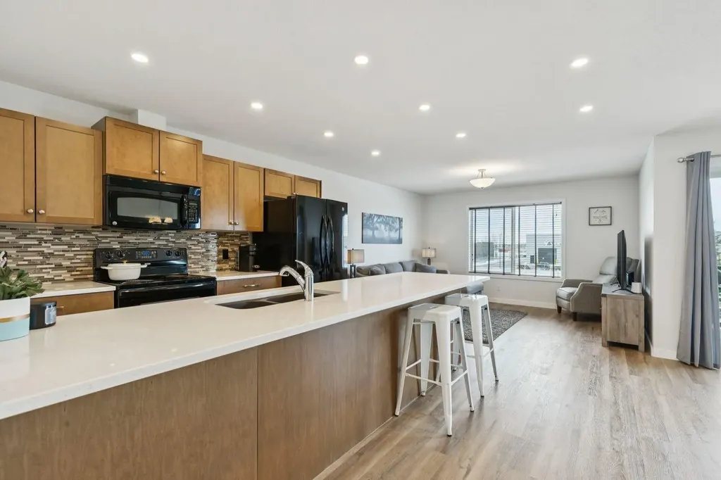 231 Kingsbridge Road SE Airdrie AB T4A 0M4