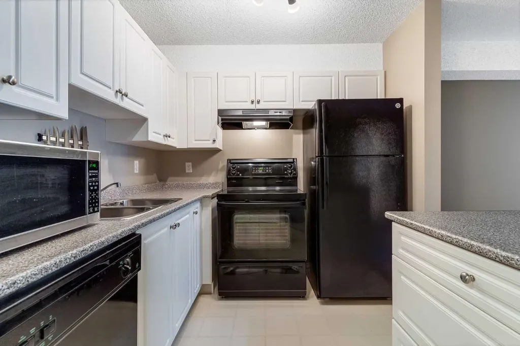 4000 Citadel Meadow Point NW Calgary AB T3G 5N5