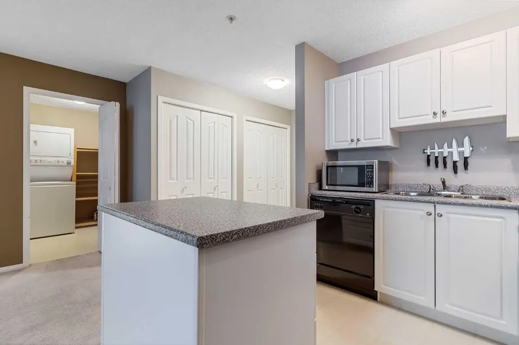 4000 Citadel Meadow Point NW Calgary AB T3G 5N5
