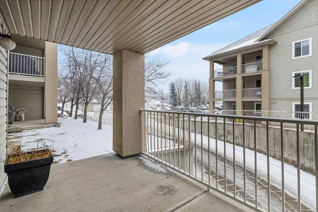 4000 Citadel Meadow Point NW Calgary AB T3G 5N5