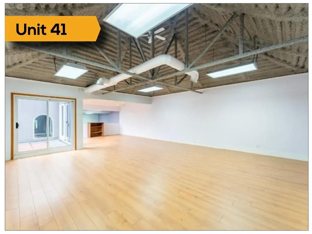 3132 26 Street NE Calgary AB T1Y 6Z1