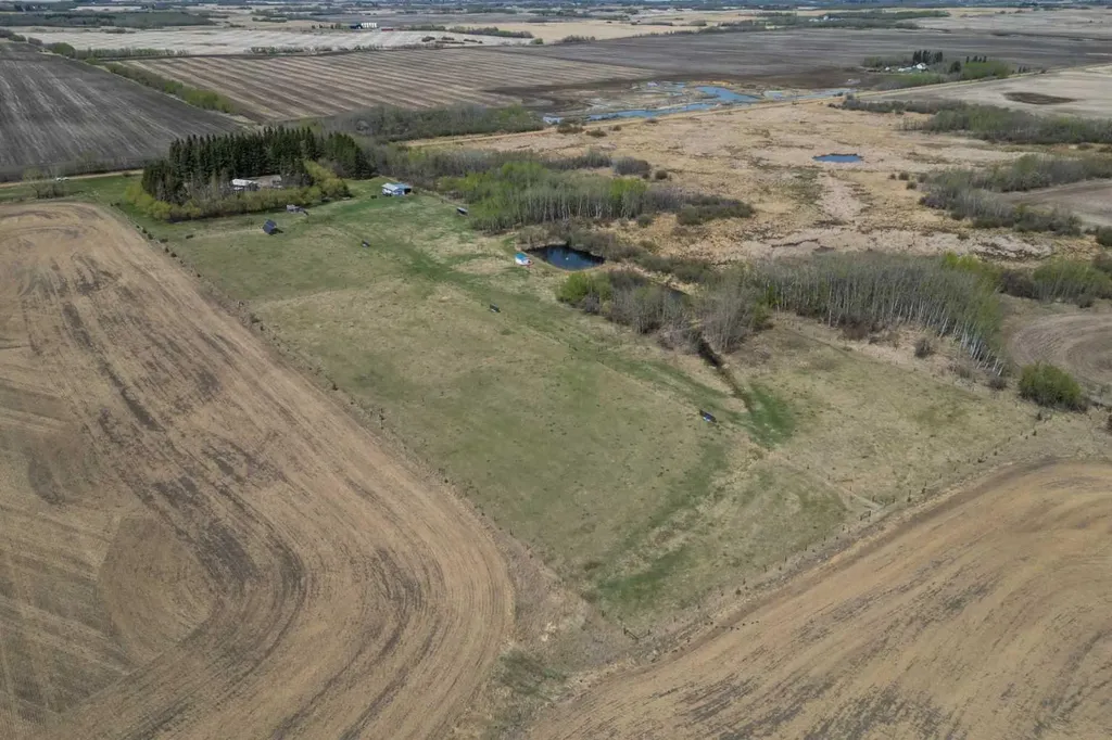 46275 Range Road 211 Rural Camrose County AB T4V 1X8