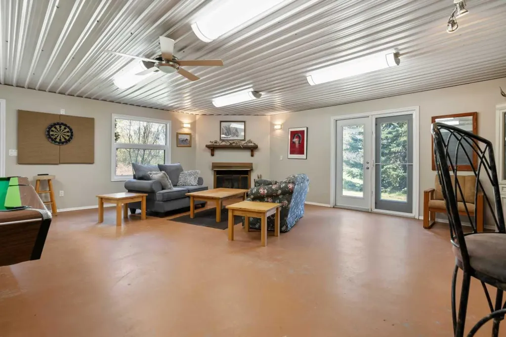 46275 Range Road 211 Rural Camrose County AB T4V 1X8