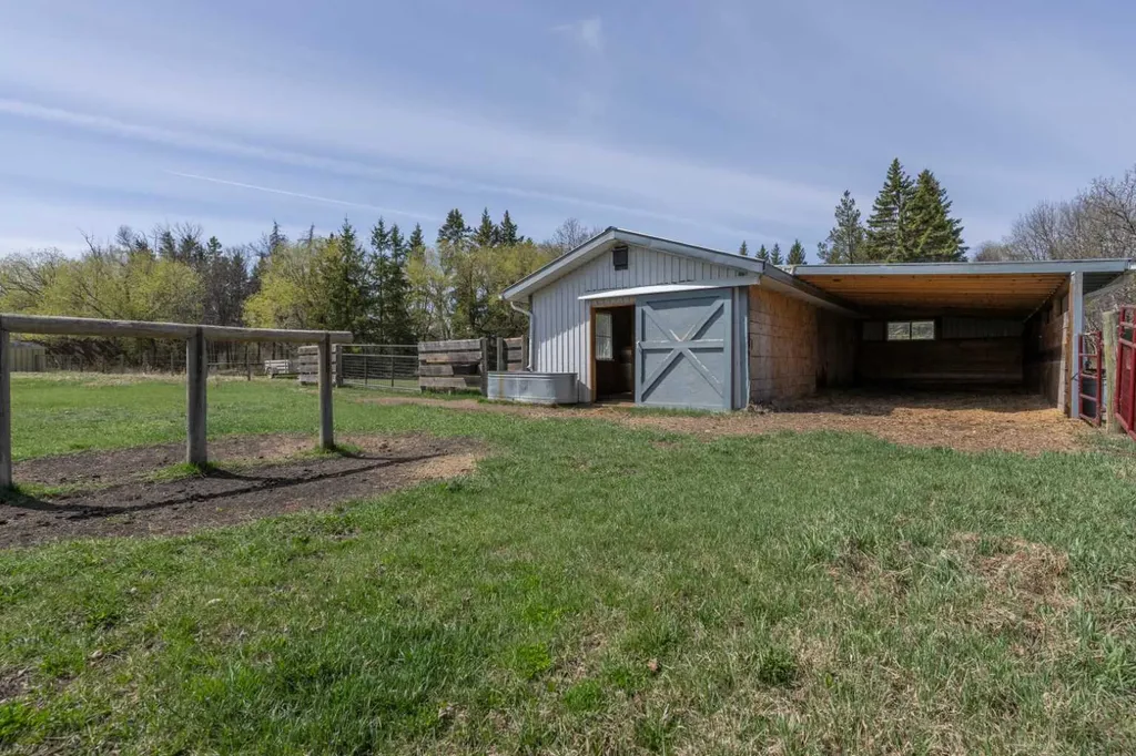 46275 Range Road 211 Rural Camrose County AB T4V 1X8