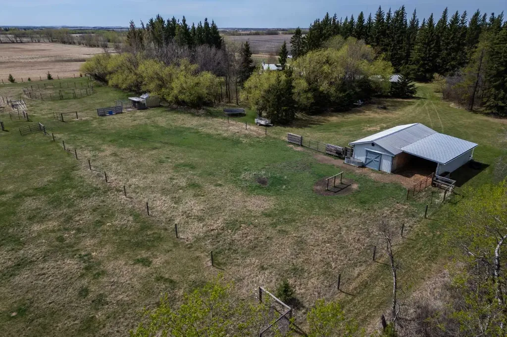 46275 Range Road 211 Rural Camrose County AB T4V 1X8