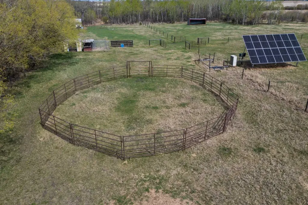 46275 Range Road 211 Rural Camrose County AB T4V 1X8