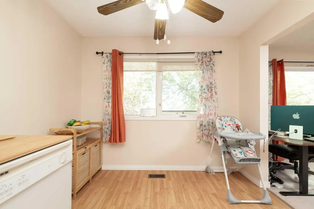 52 Trent Road W Lethbridge AB T1K 4N3