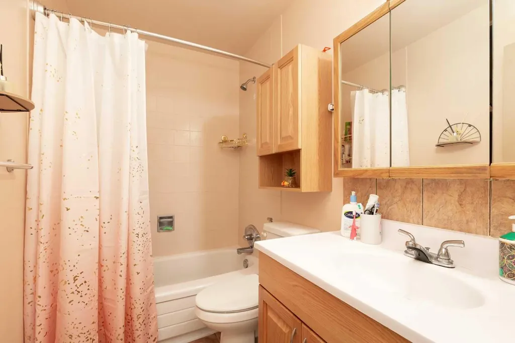 52 Trent Road W Lethbridge AB T1K 4N3