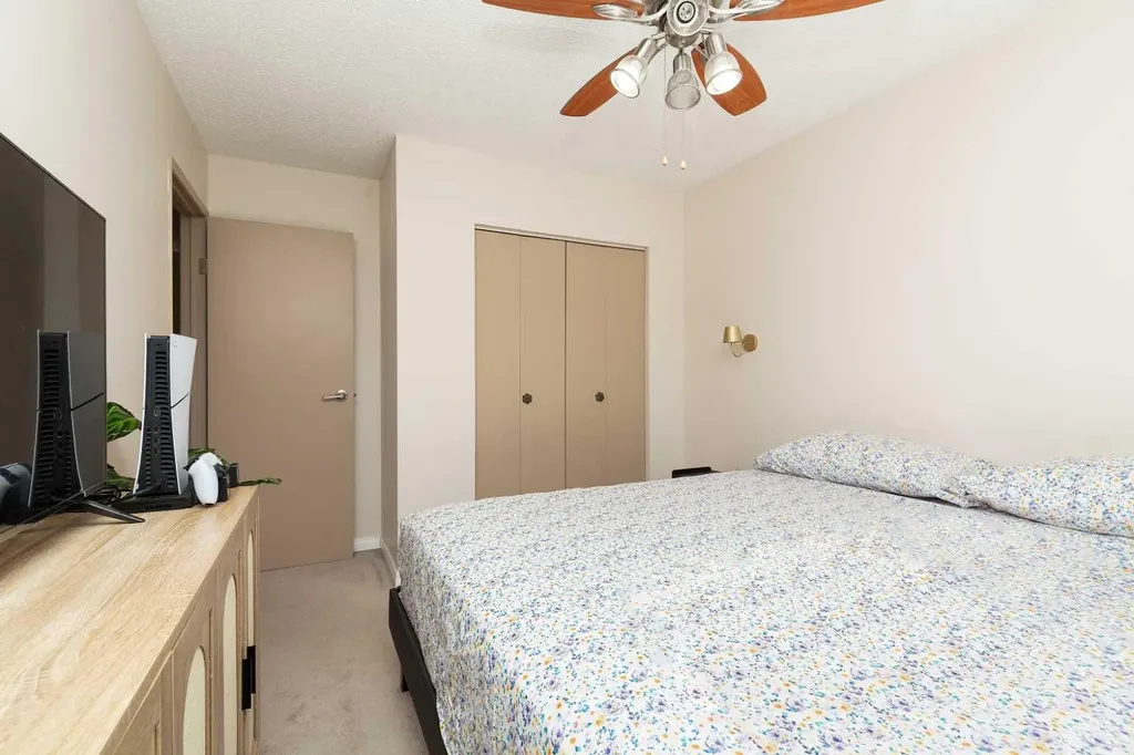 52 Trent Road W Lethbridge AB T1K 4N3