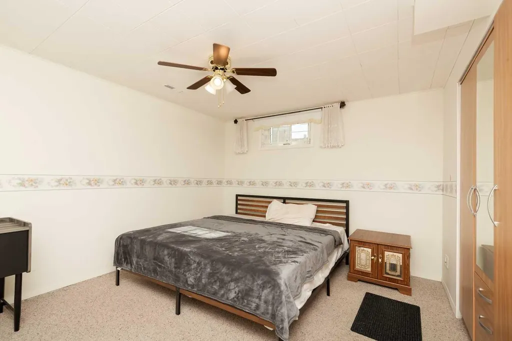 52 Trent Road W Lethbridge AB T1K 4N3