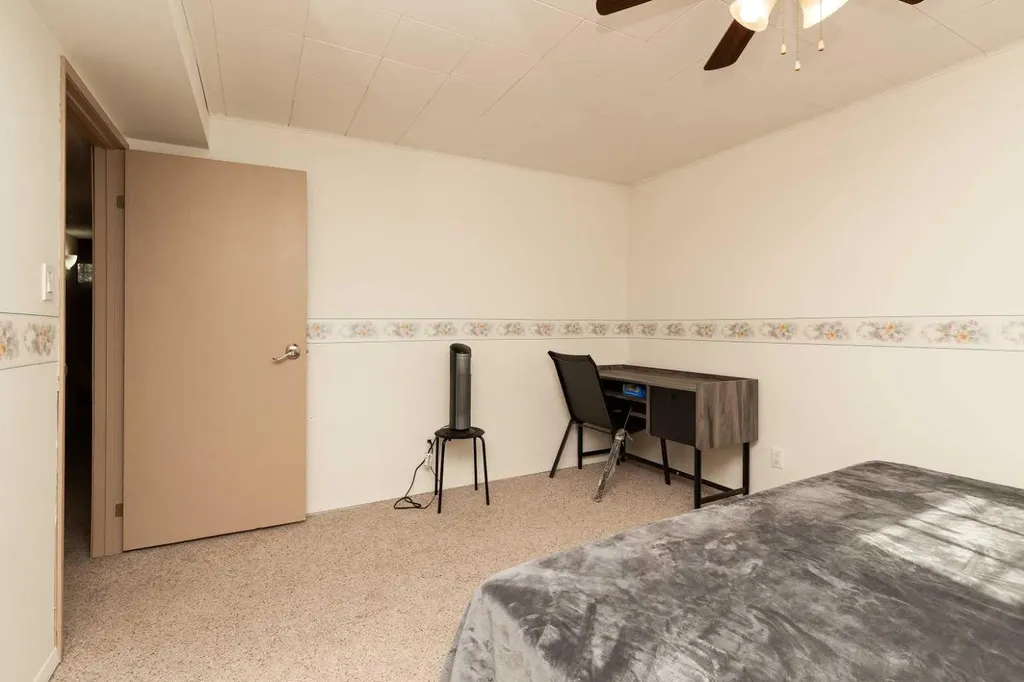 52 Trent Road W Lethbridge AB T1K 4N3