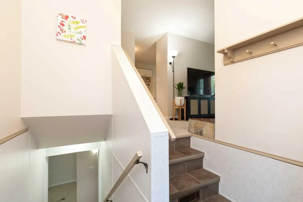 52 Trent Road W Lethbridge AB T1K 4N3