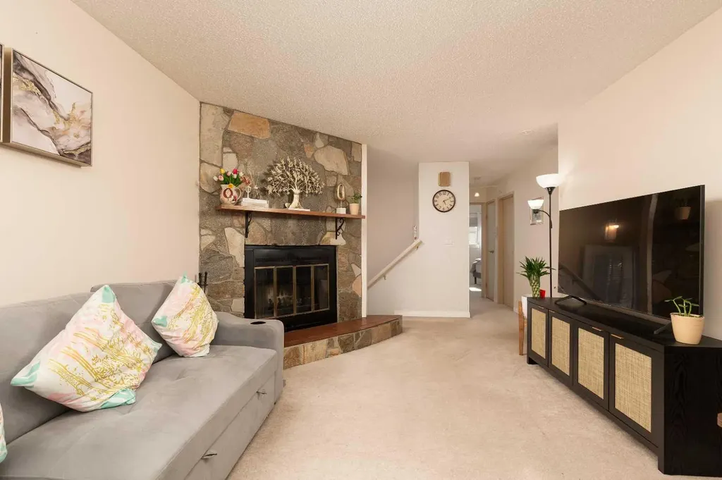 52 Trent Road W Lethbridge AB T1K 4N3