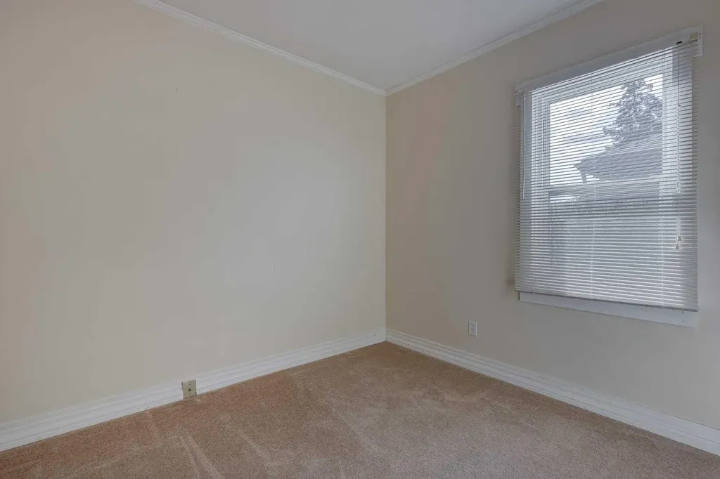 5013 54 Avenue Ponoka AB T4J 1H2
