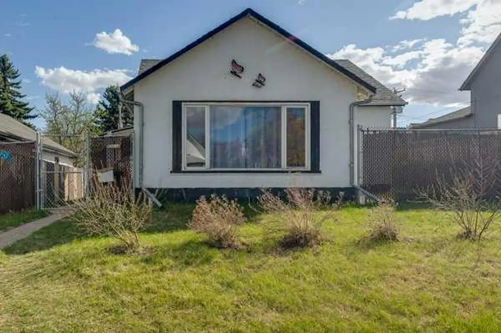 5013 54 Avenue Ponoka AB T4J 1H2