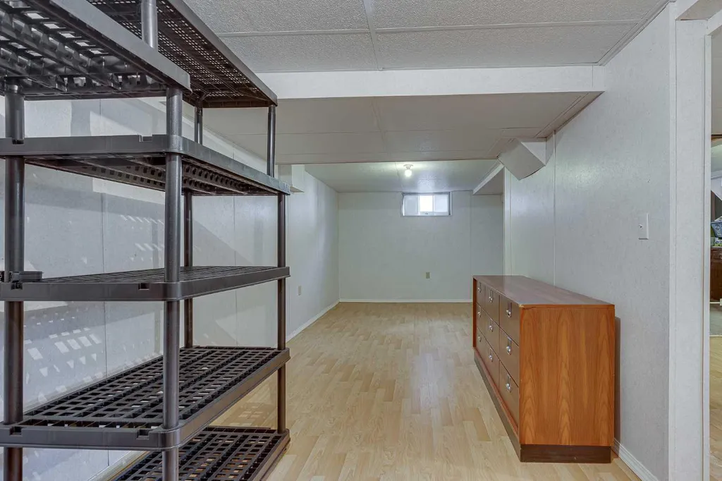 5013 54 Avenue Ponoka AB T4J 1H2
