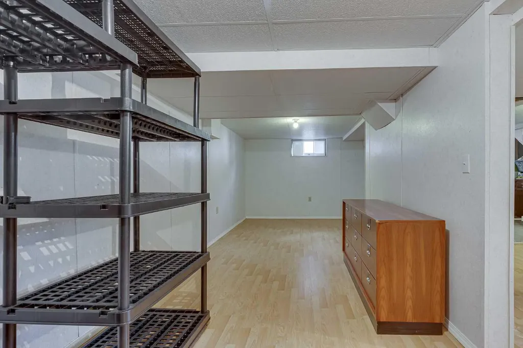 5013 54 Avenue Ponoka AB T4J 1H2