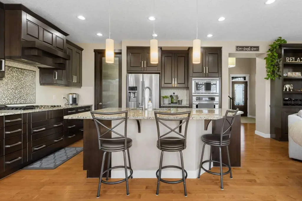 106 Cranarch Landing SE Calgary AB T3M 0Z7