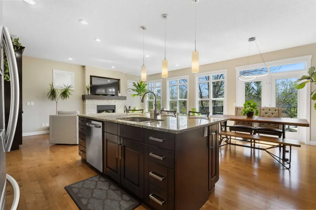 106 Cranarch Landing SE Calgary AB T3M 0Z7