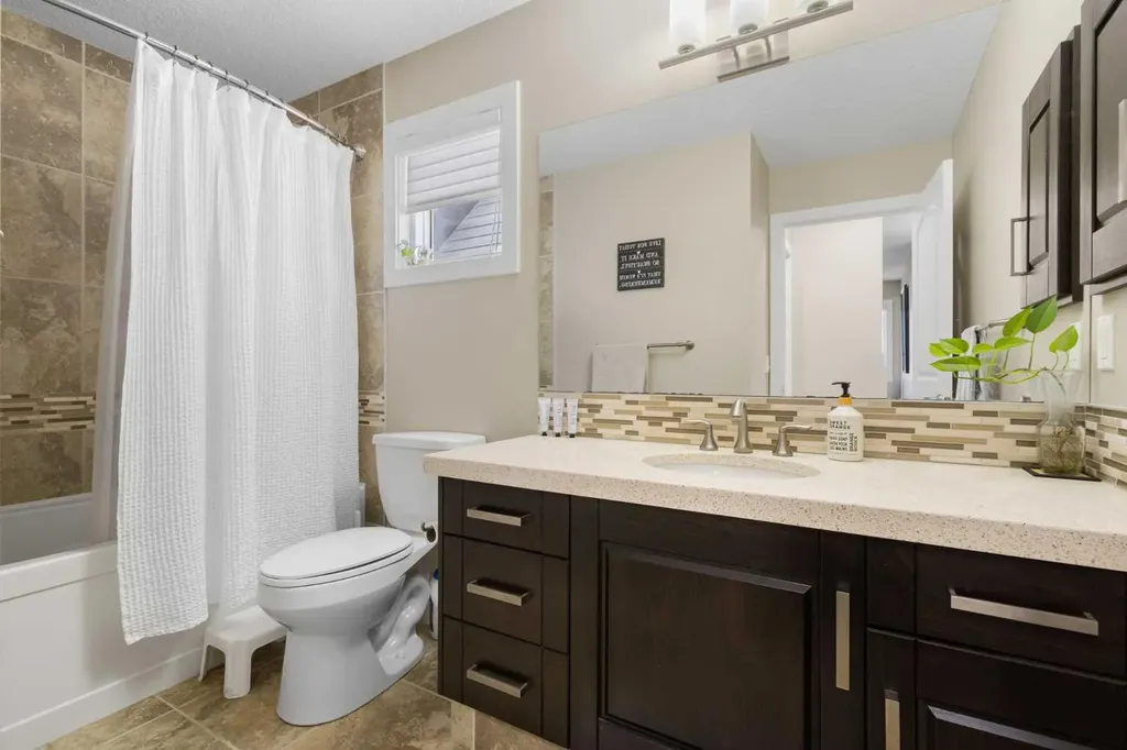 106 Cranarch Landing SE Calgary AB T3M 0Z7