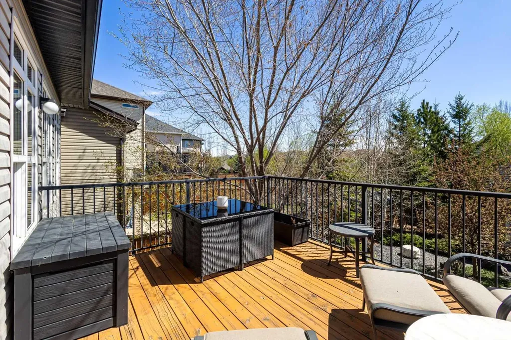 106 Cranarch Landing SE Calgary AB T3M 0Z7