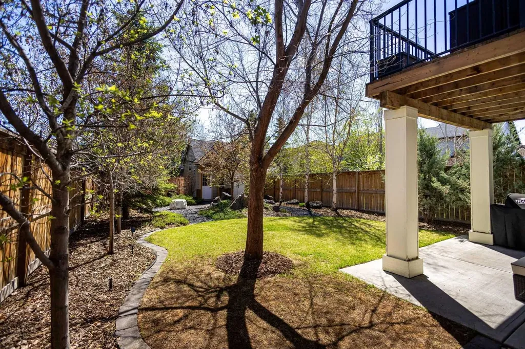 106 Cranarch Landing SE Calgary AB T3M 0Z7