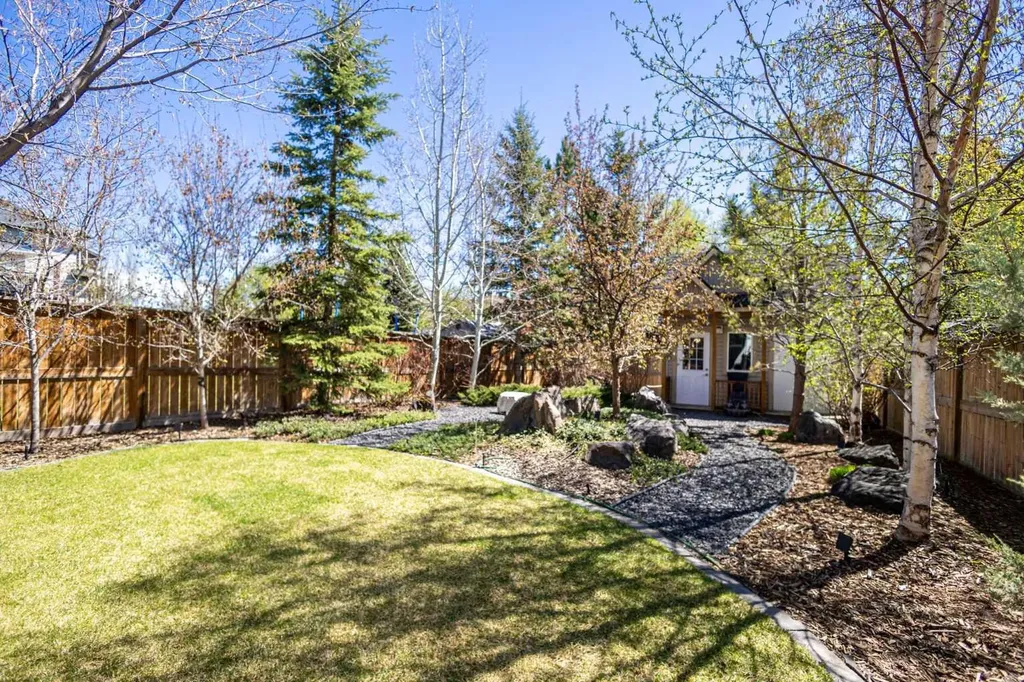 106 Cranarch Landing SE Calgary AB T3M 0Z7