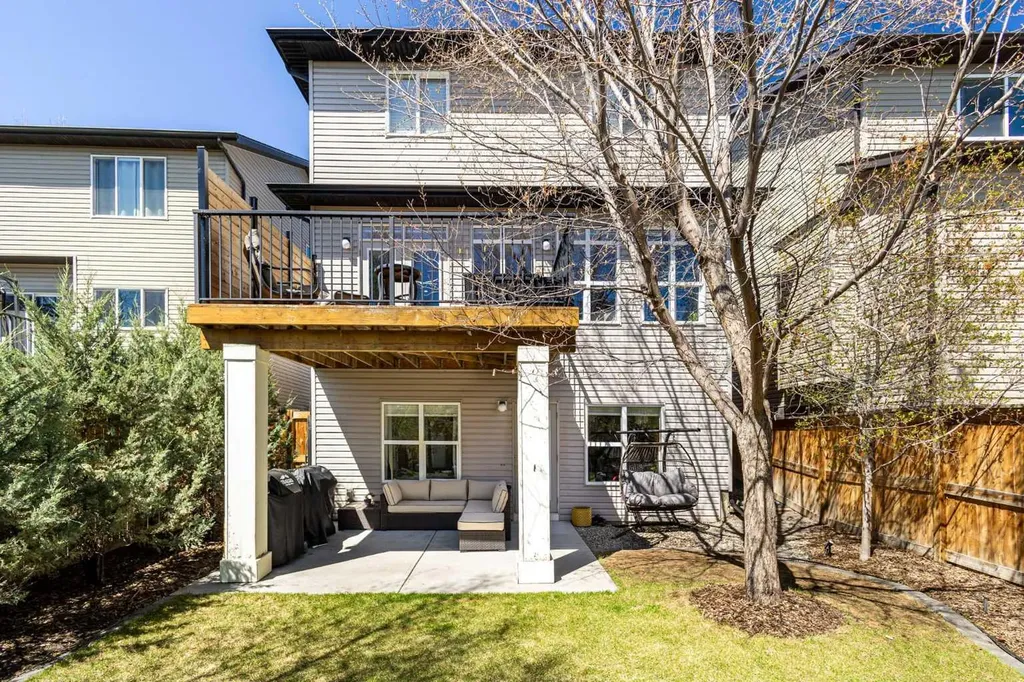 106 Cranarch Landing SE Calgary AB T3M 0Z7
