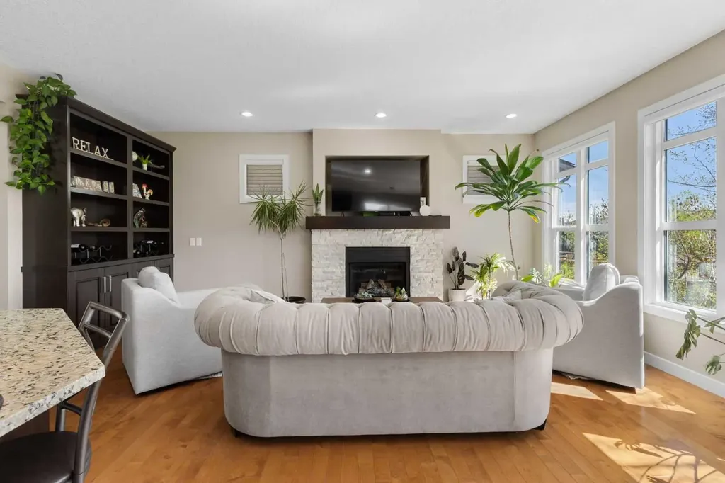 106 Cranarch Landing SE Calgary AB T3M 0Z7