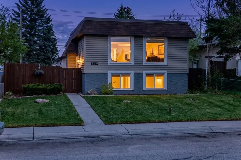 3240 Dovercliffe Road SE Calgary AB T2B 1W2