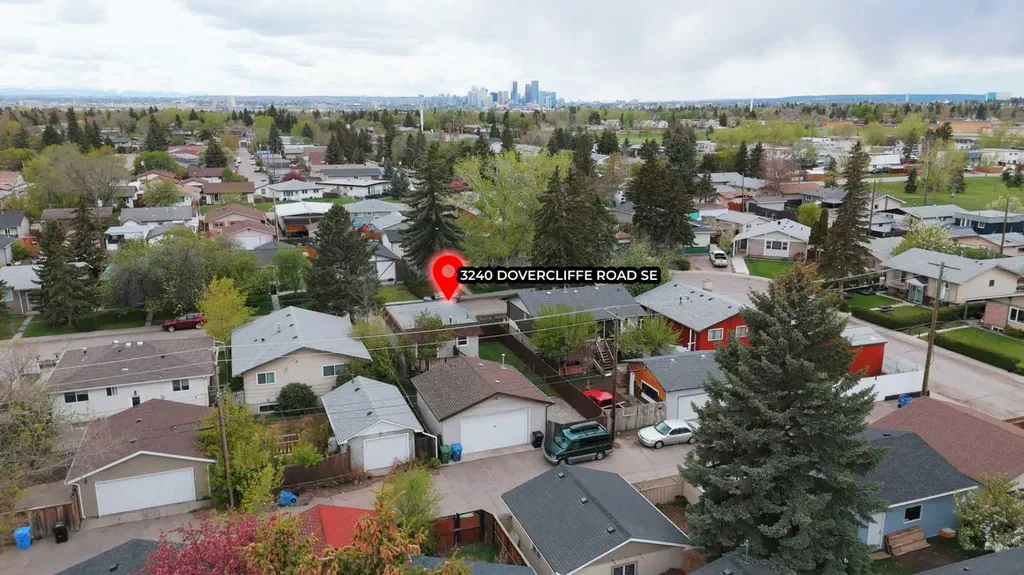 3240 Dovercliffe Road SE Calgary AB T2B 1W2