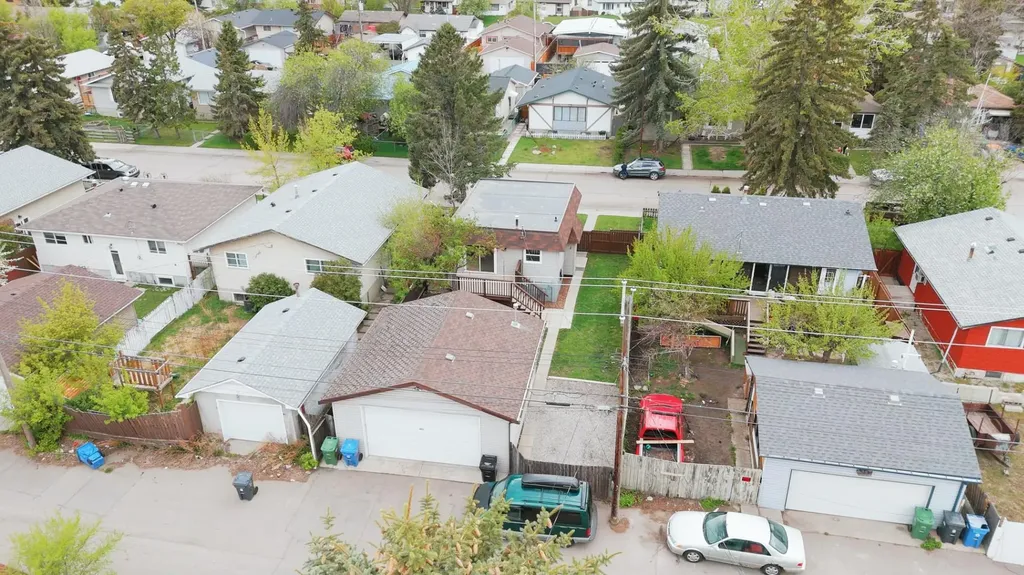 3240 Dovercliffe Road SE Calgary AB T2B 1W2