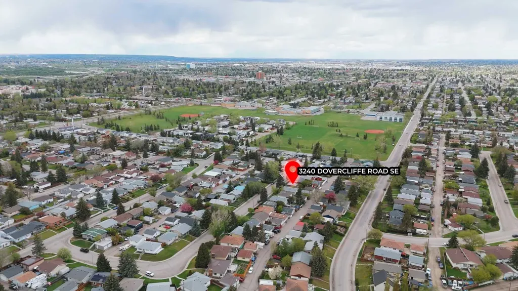 3240 Dovercliffe Road SE Calgary AB T2B 1W2