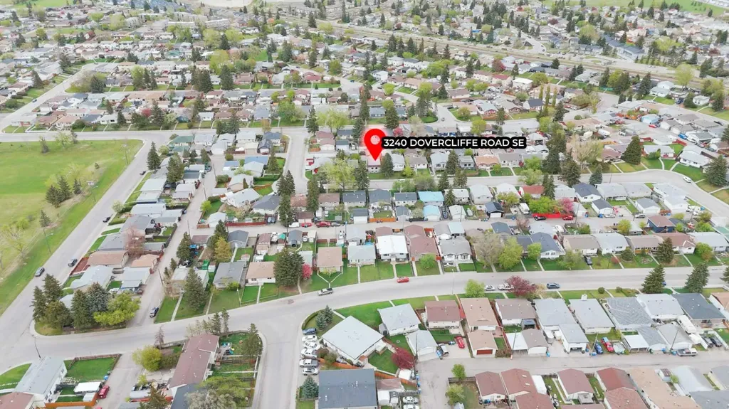 3240 Dovercliffe Road SE Calgary AB T2B 1W2