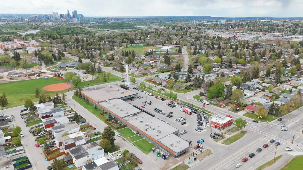 3240 Dovercliffe Road SE Calgary AB T2B 1W2