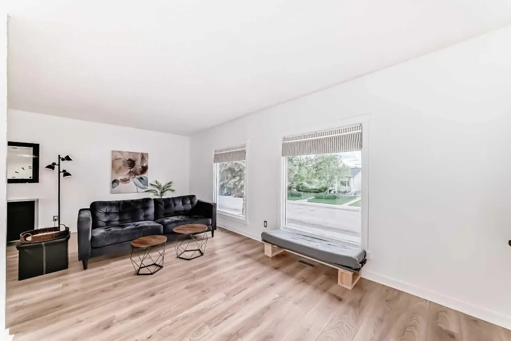 3240 Dovercliffe Road SE Calgary AB T2B 1W2
