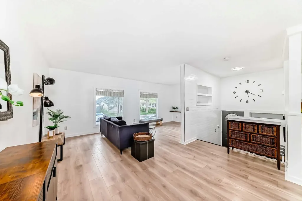 3240 Dovercliffe Road SE Calgary AB T2B 1W2