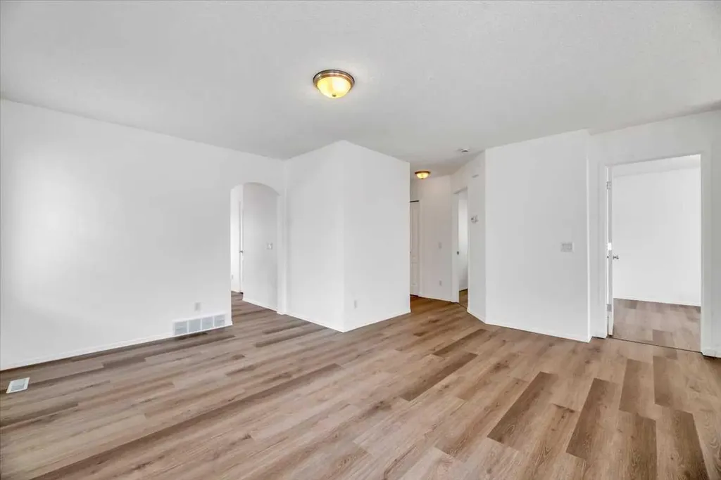 956 Silver Creek Drive NW Airdrie AB T4B 2R6