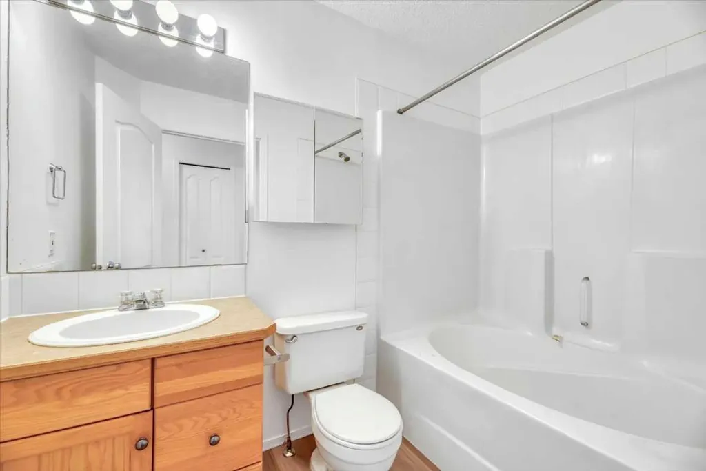956 Silver Creek Drive NW Airdrie AB T4B 2R6