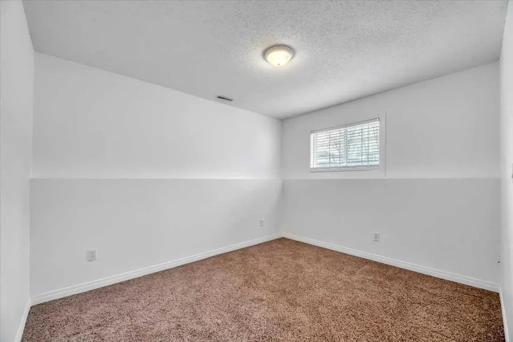956 Silver Creek Drive NW Airdrie AB T4B 2R6