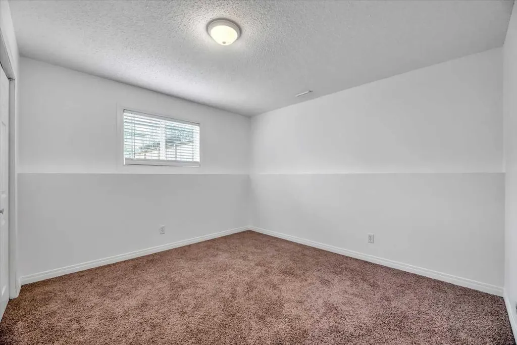 956 Silver Creek Drive NW Airdrie AB T4B 2R6