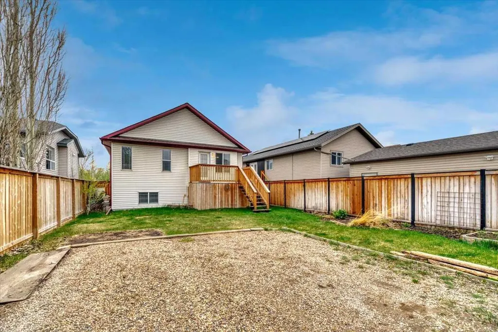 956 Silver Creek Drive NW Airdrie AB T4B 2R6