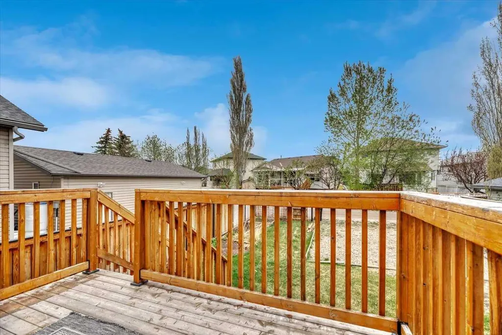 956 Silver Creek Drive NW Airdrie AB T4B 2R6