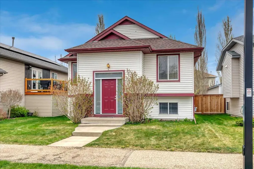 956 Silver Creek Drive NW Airdrie AB T4B 2R6