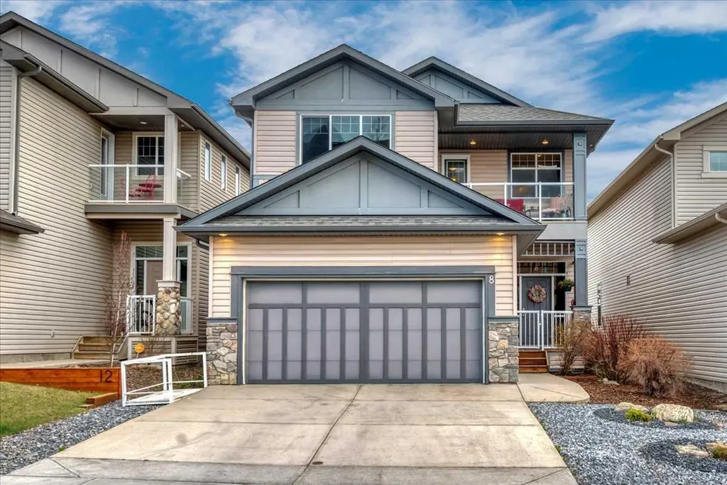 8 Sunset Square Cochrane AB T4C 0H4