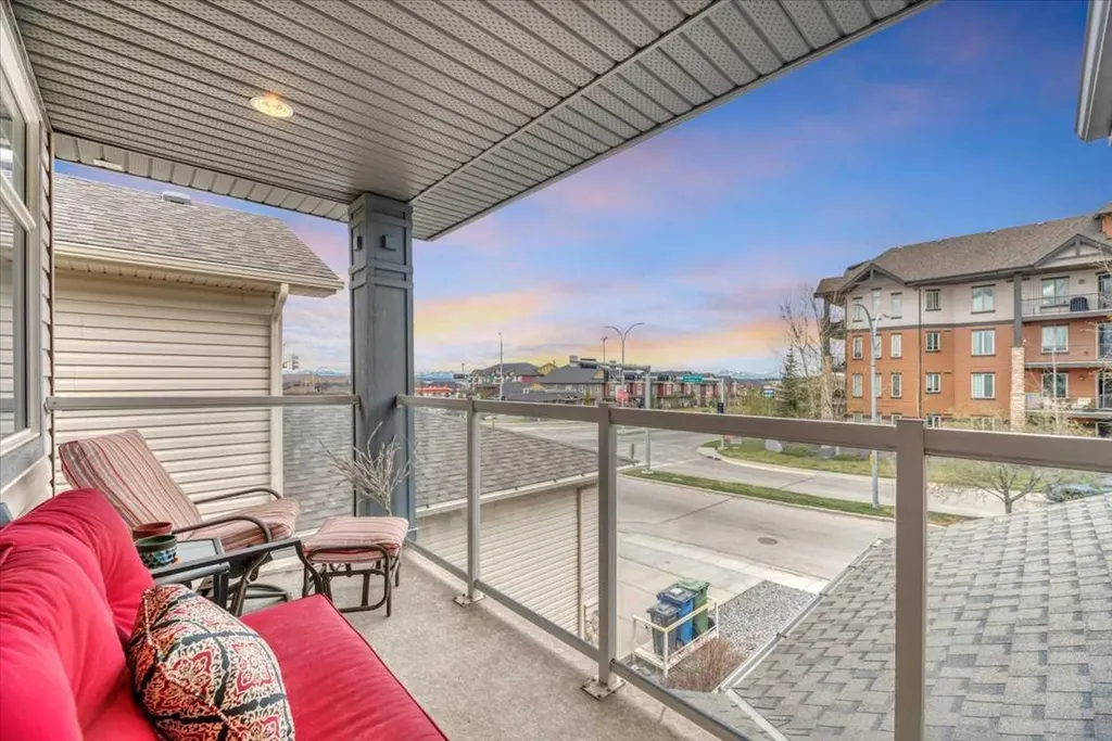 8 Sunset Square Cochrane AB T4C 0H4