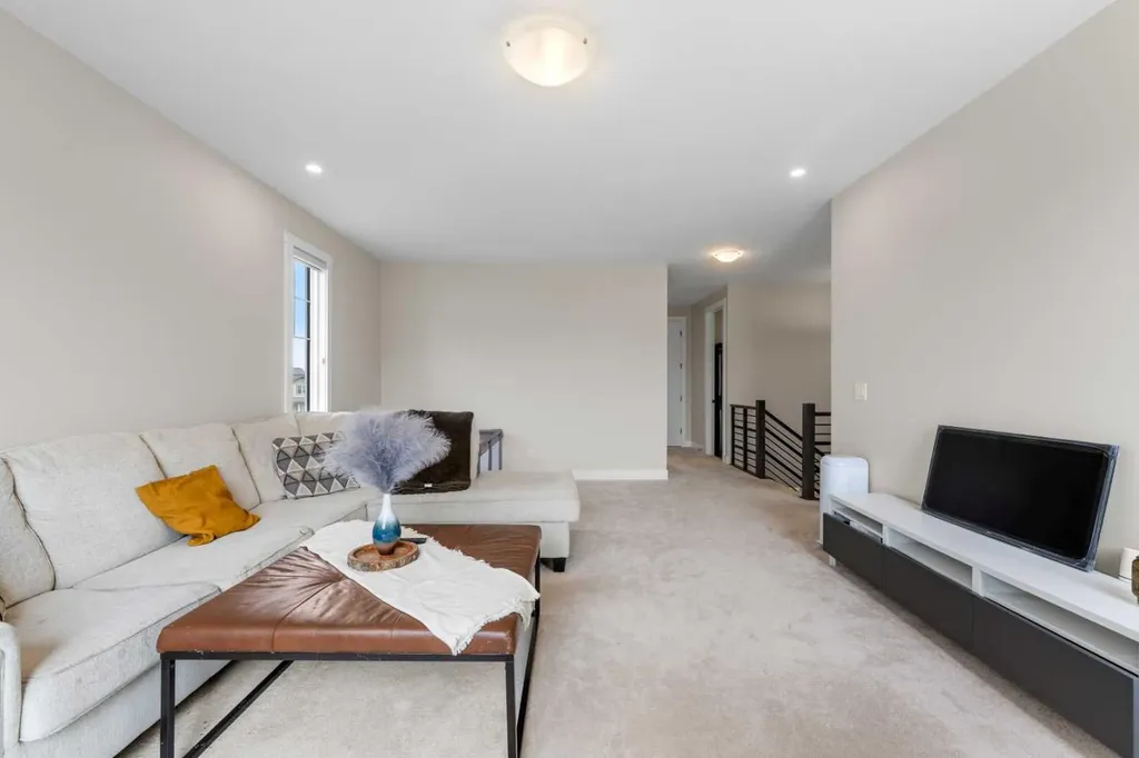 629 Southwinds Close SW Airdrie AB T4B 5L5