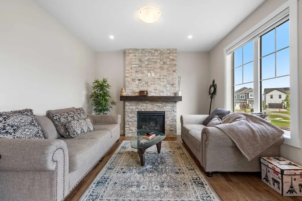 629 Southwinds Close SW Airdrie AB T4B 5L5