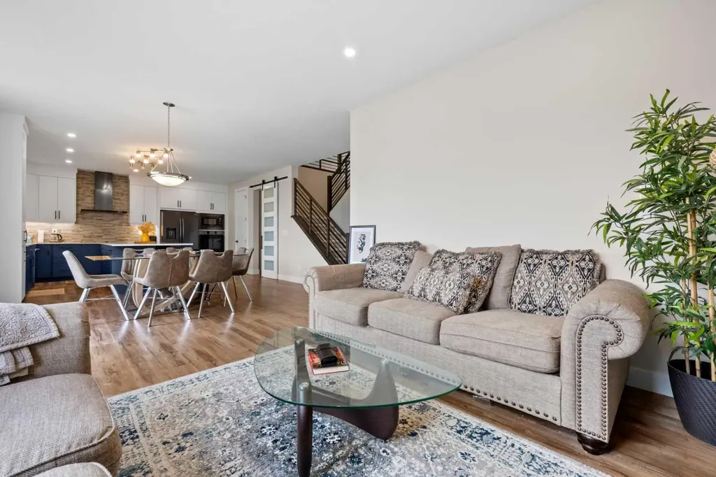 629 Southwinds Close SW Airdrie AB T4B 5L5