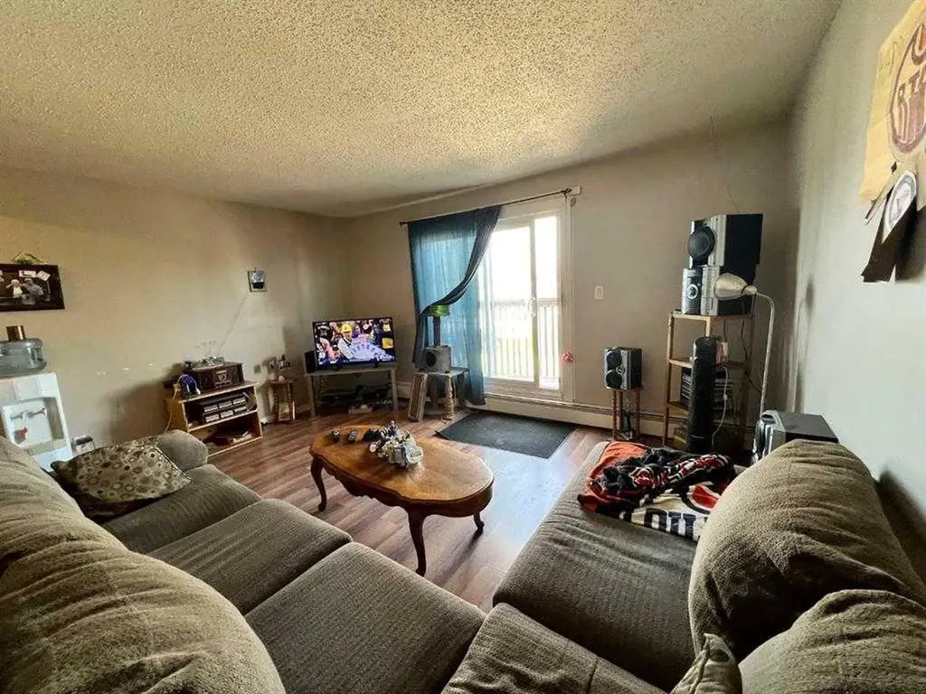 114 Mount Pleasant Drive Camrose AB T4V 2M7